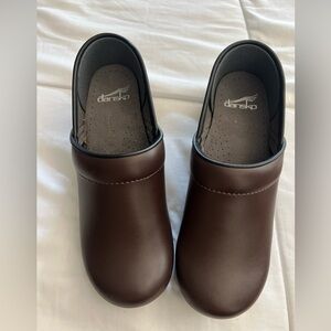 Dansko Professional Pro Clogs Brown Leather Women's Sz 37/7 MINT